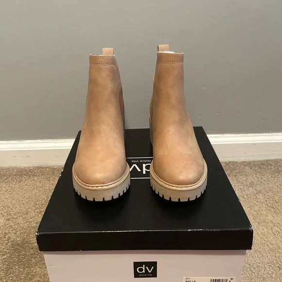 DV by Dolce Vita Beige Ankle Booties - Picture 2 of 9